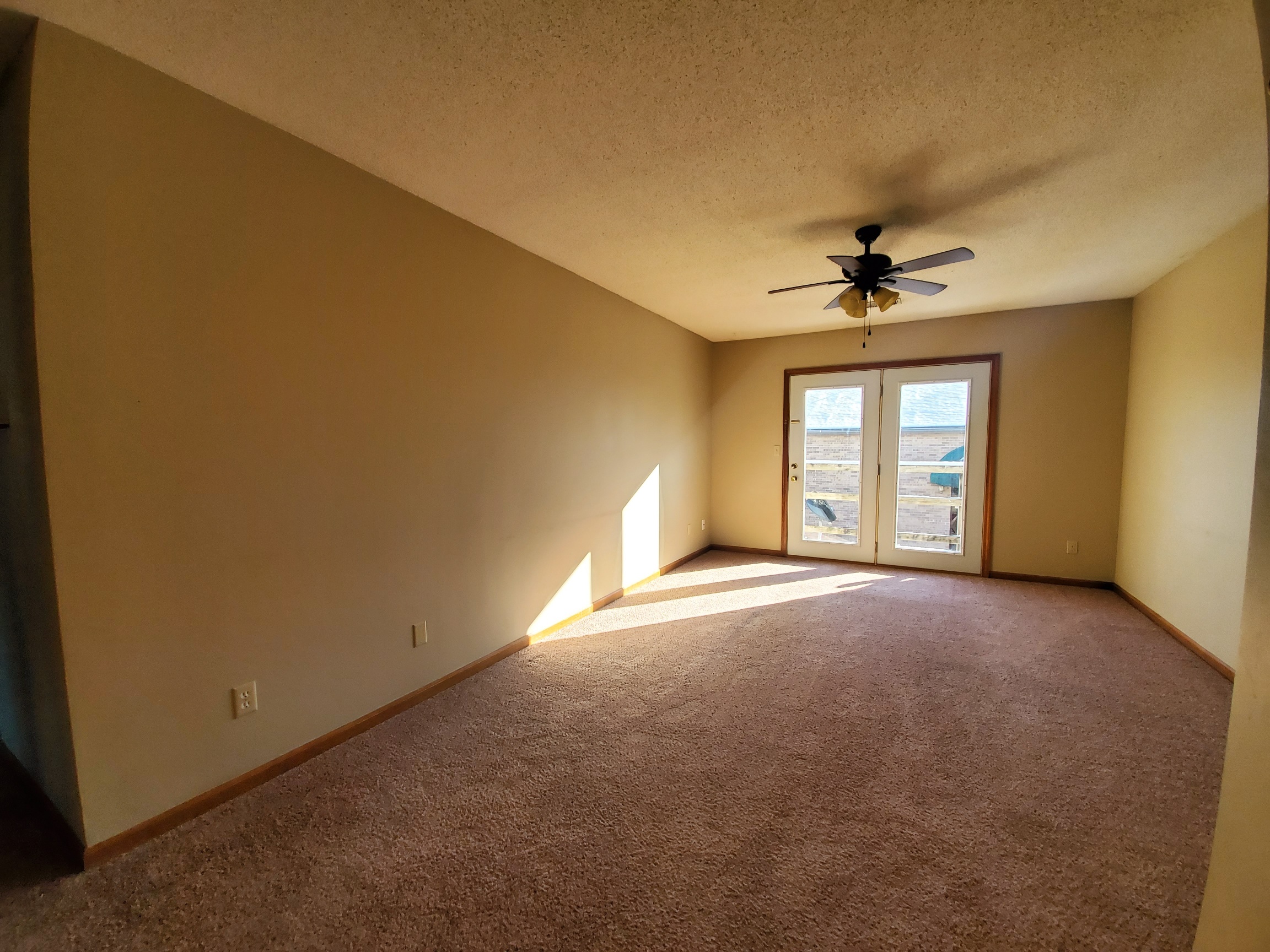 904 E Ohio St., 4C